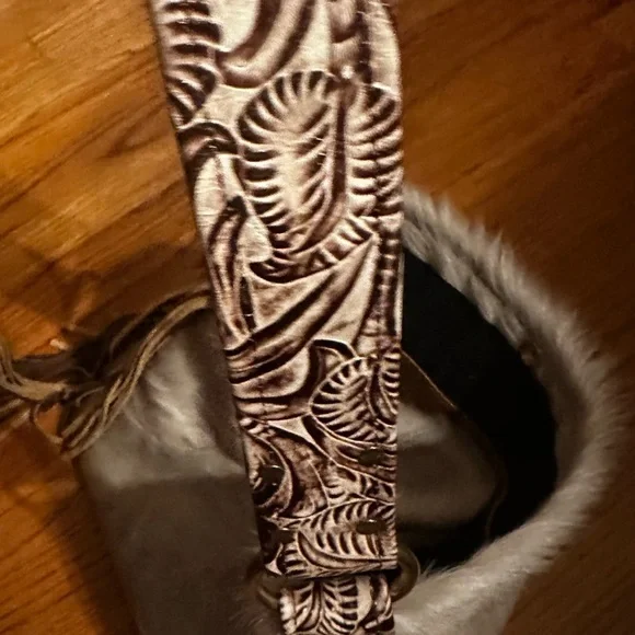 Wild Goose company cowhide and leather shoulder bag tote